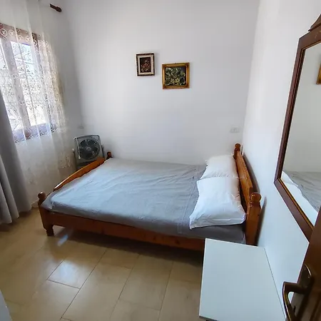 Yana Aparthotel