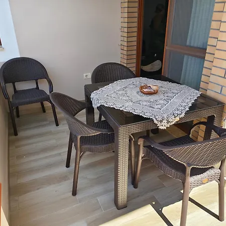 Aparthotel Yana