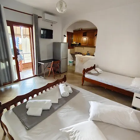 Yana Aparthotel